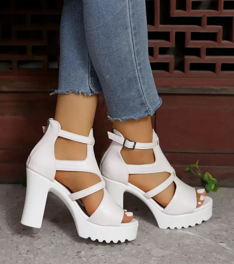 Lucia | Las sandalias de tacón grueso que redefinen el concepto de tacón