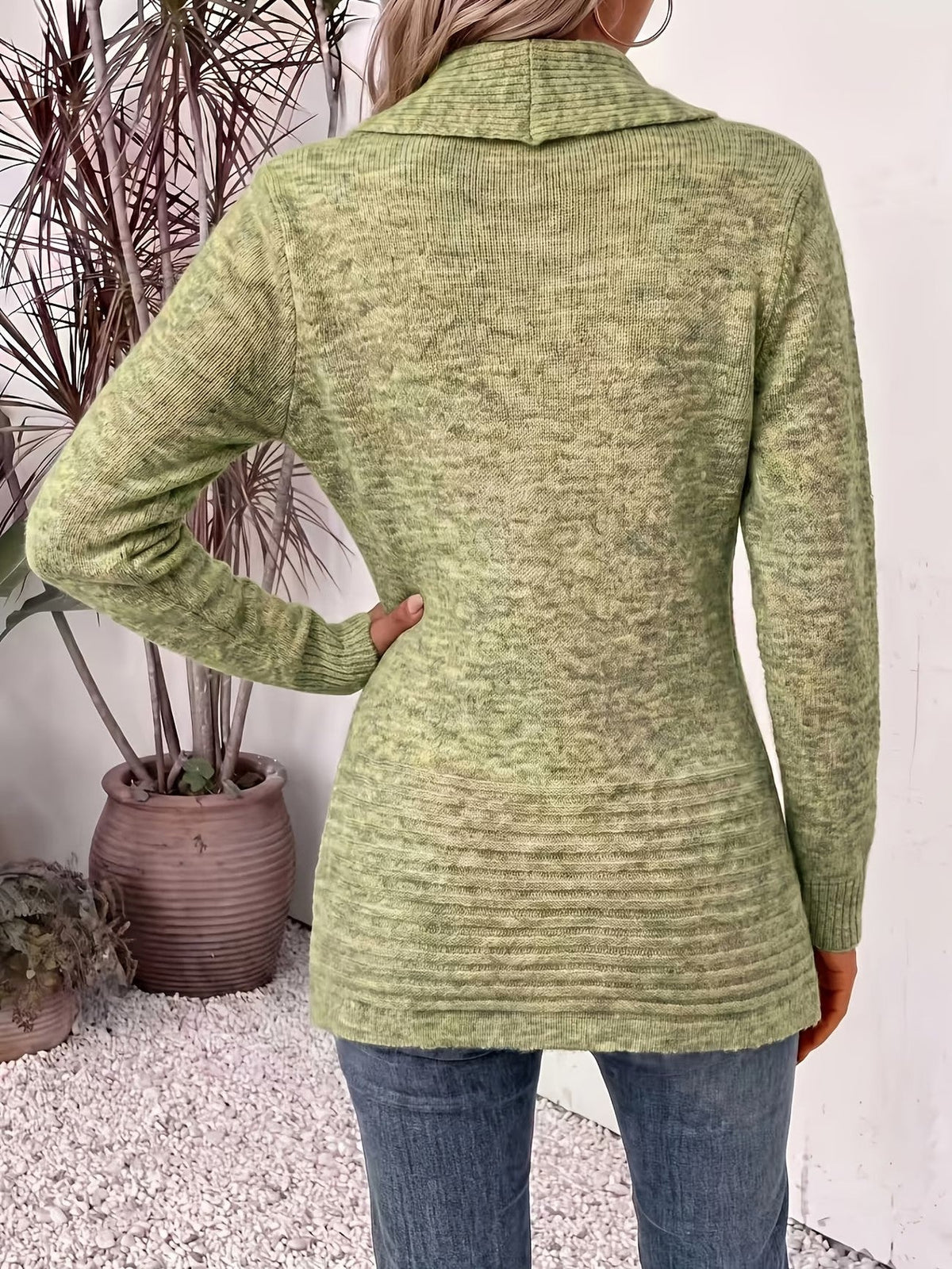 Milagros | Cárdigan de Punto Acanalado Verde Salvia con Lengüeta de Botones