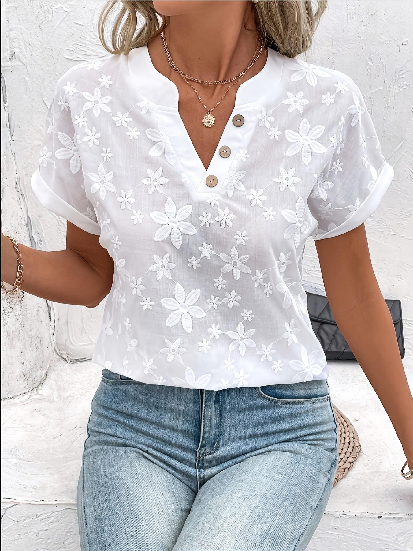 Camelia | Blusa Floral con Cuello en V para Mujeres