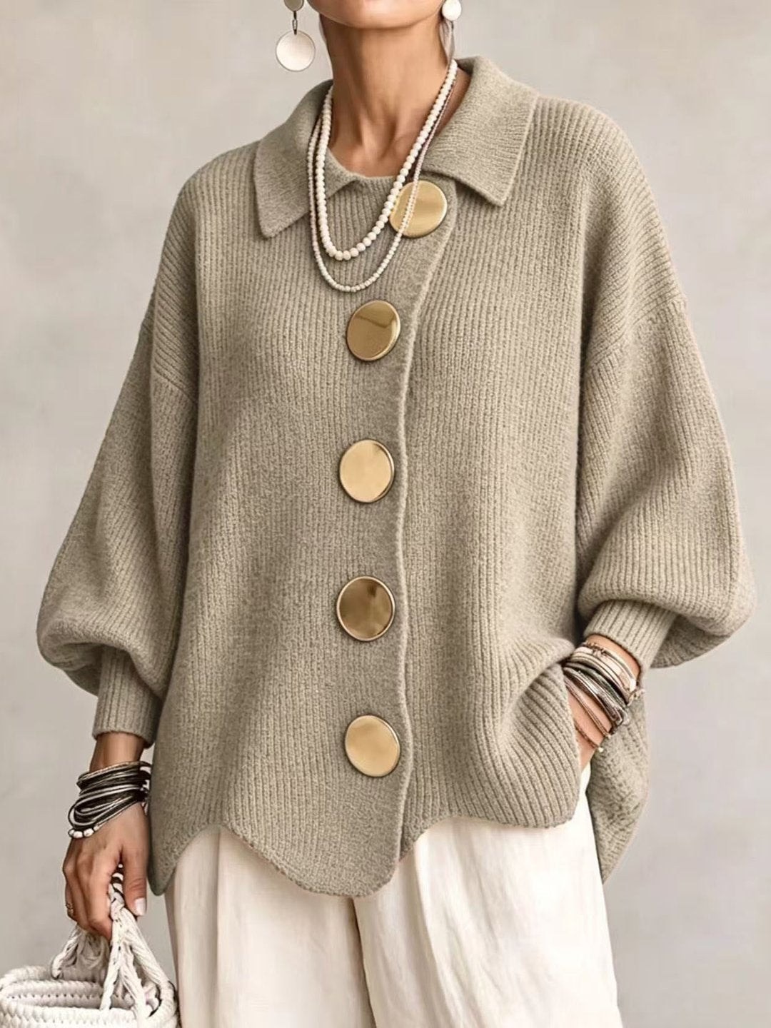 Stefania | Cárdigan Oversize con Cuello y Botones Metálicos