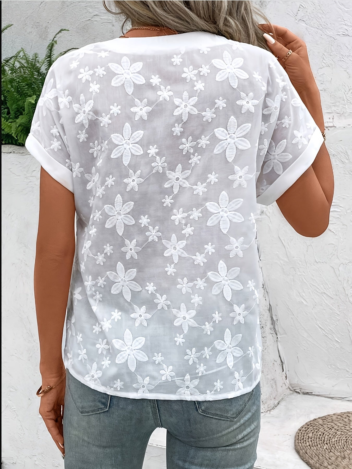 Camelia | Blusa Floral con Cuello en V para Mujeres