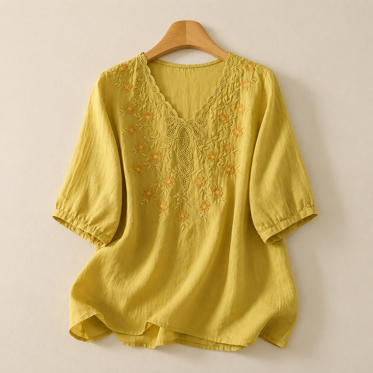 Blusa de Algodón y Lino Bordada Clara