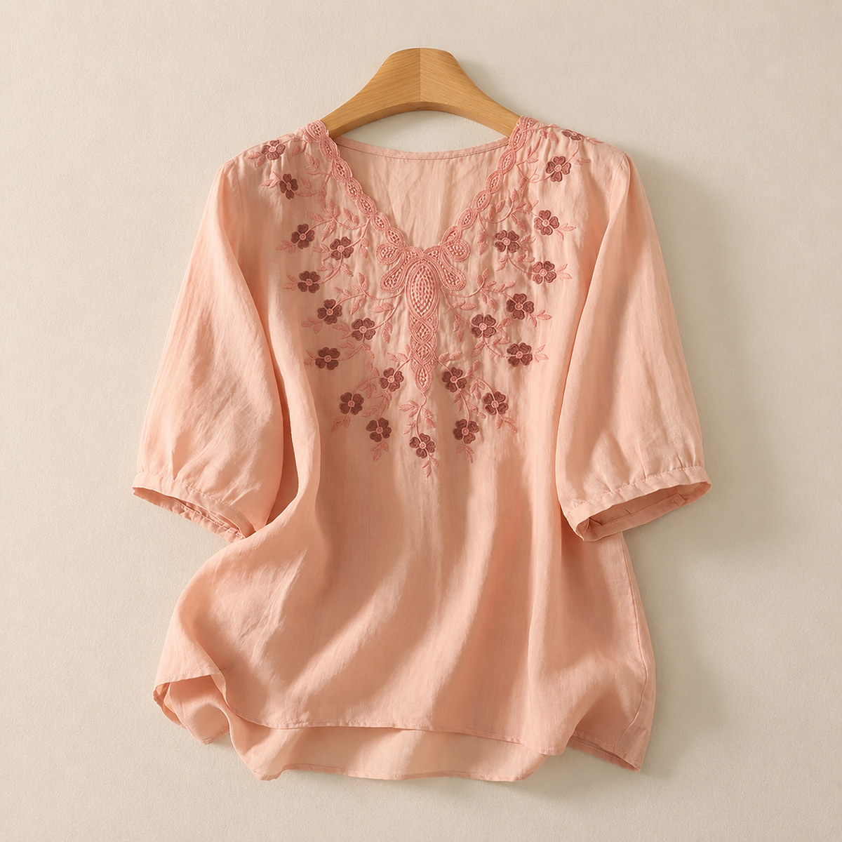 Blusa de Algodón y Lino Bordada Clara