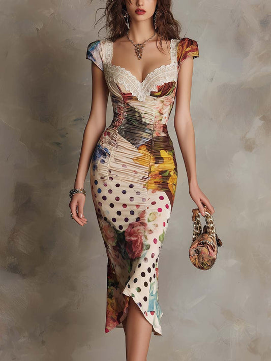 Carla | Vestido Midi Bodycon Fruncido con Estampado Combinado y Ribete de Encaje