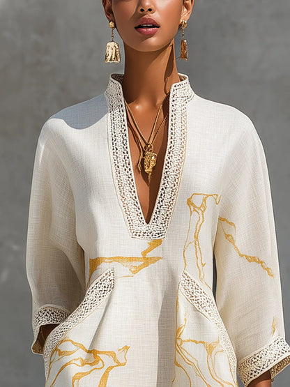 Renata | Vestido Corto de Encaje con Estampado Dorado y Escote en V Profundo