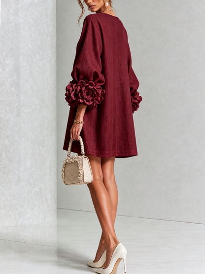 Alexia | Vestido Mini Blanco con Botones de Flores y Mangas Florales Extravagantes