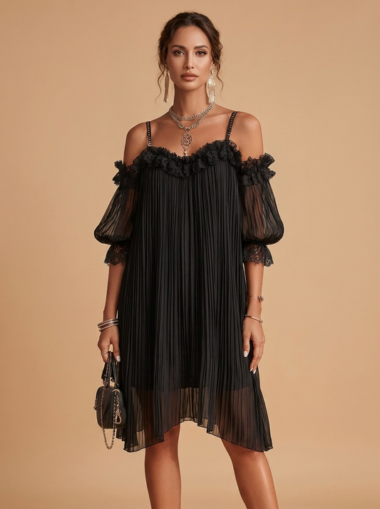 Lidia | Mini Vestido Negro de Gasa con Hombros Descubiertos y Acabado de Encaje